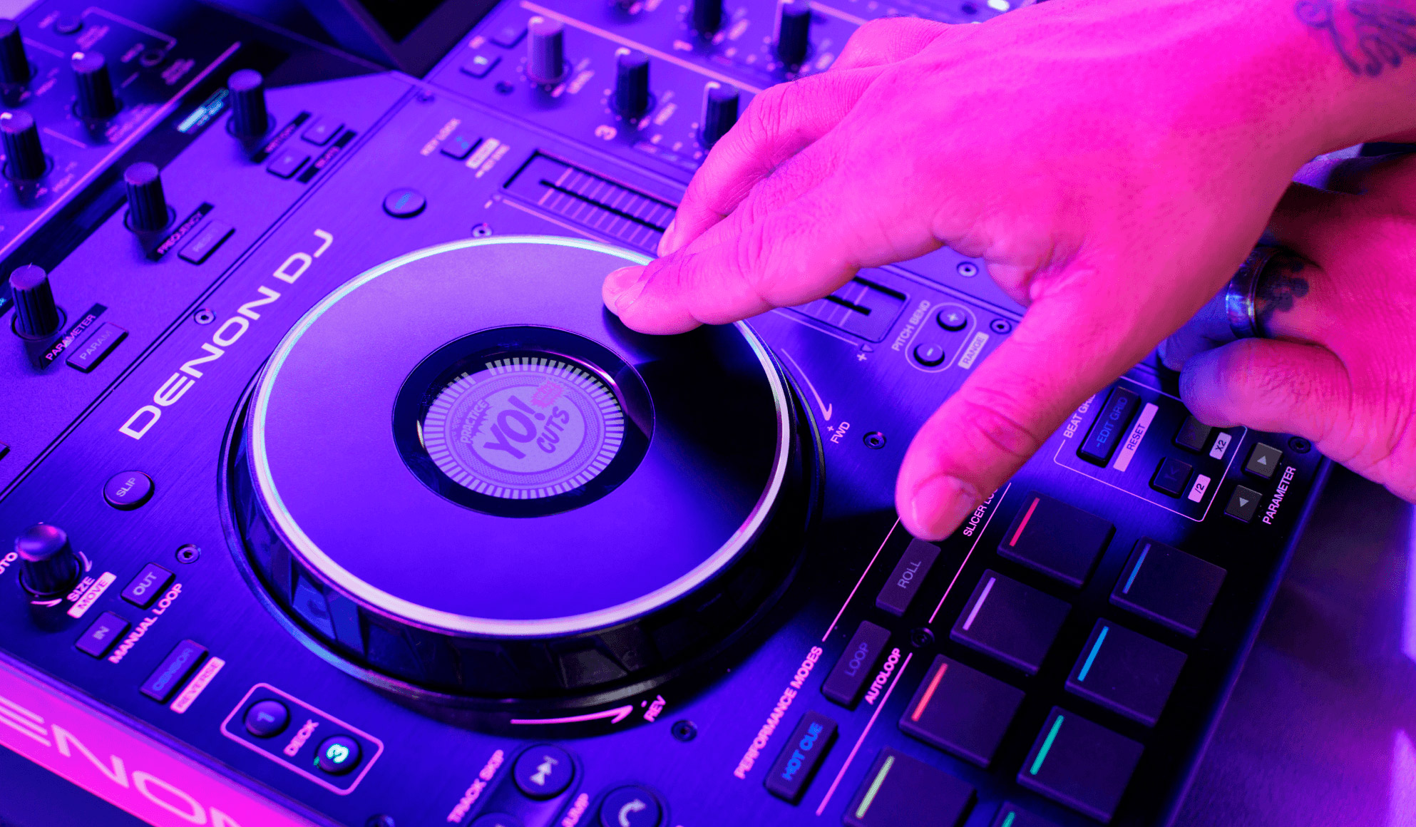 Denon DJ Prime 4+ (Plus) Controladora------